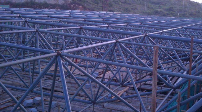 石狮概述网架加工中对钢材的质量的过细恳求